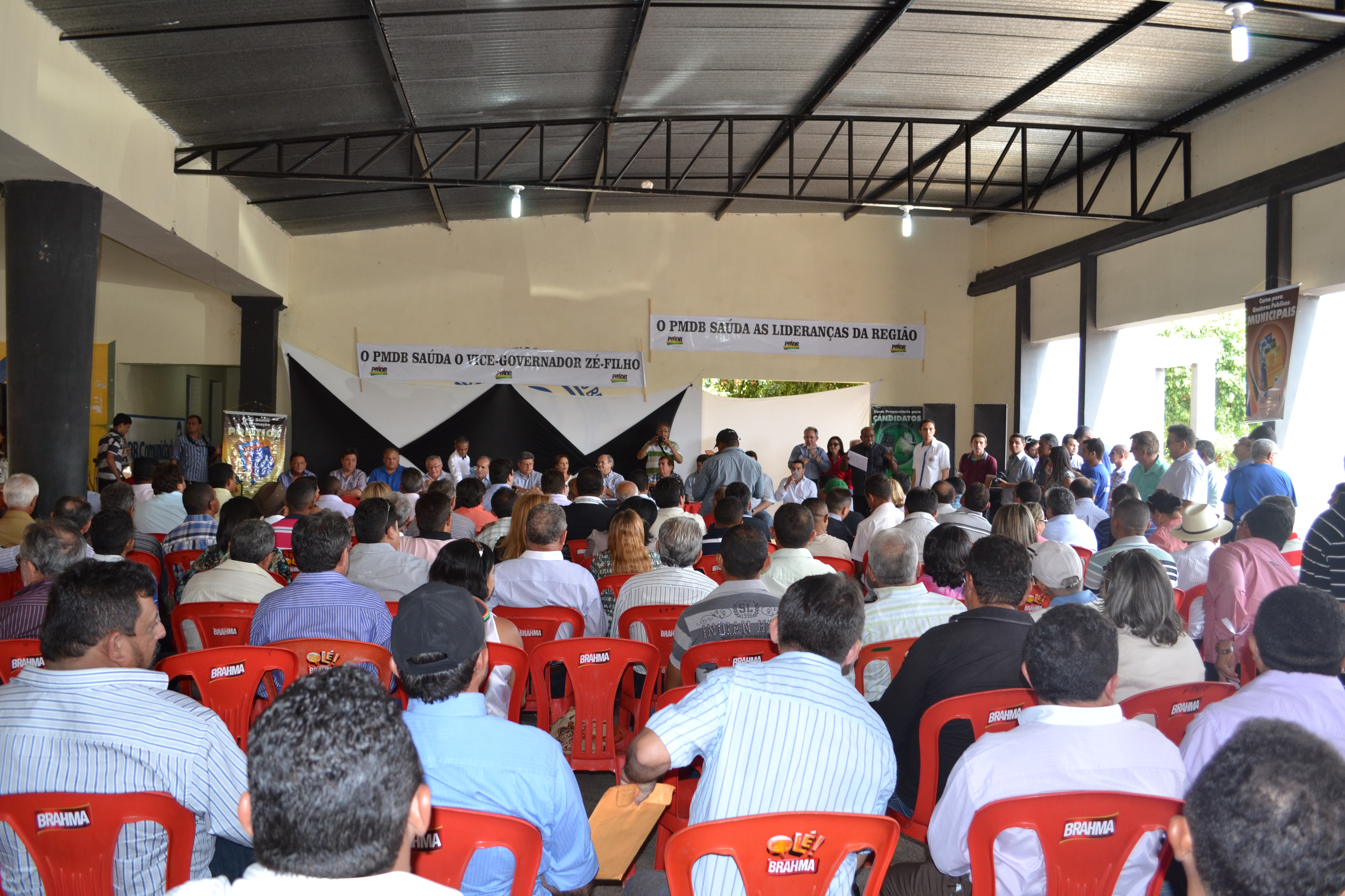 PMDB reúne lideranças de vários partidos durante encontro em Picos